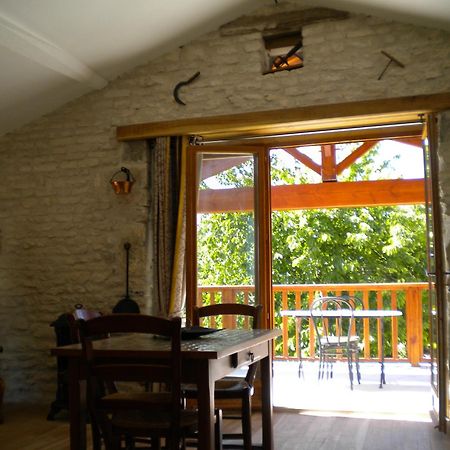 Au Col De Cygne Apartamento Blanzac-les-Matha Exterior foto